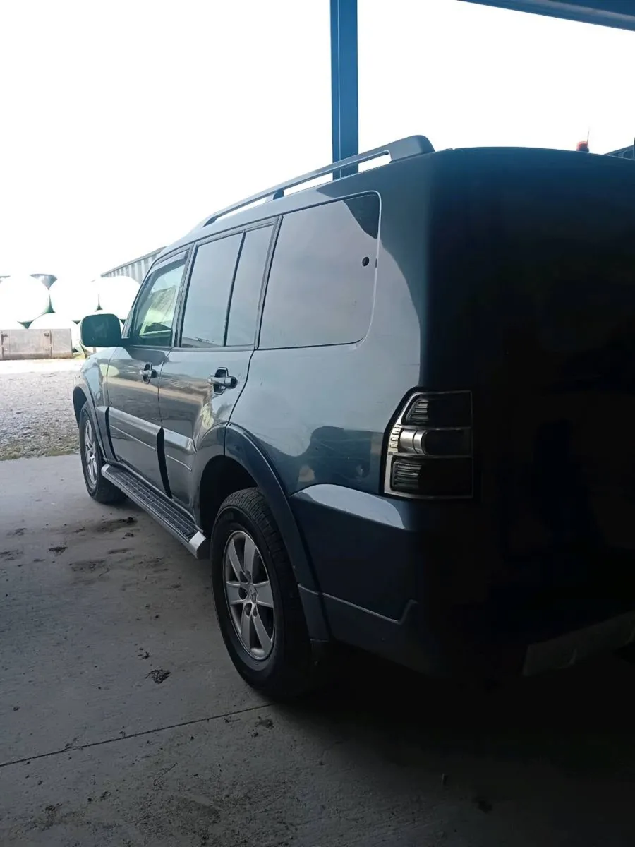 Mitsubishi pajero - Image 3