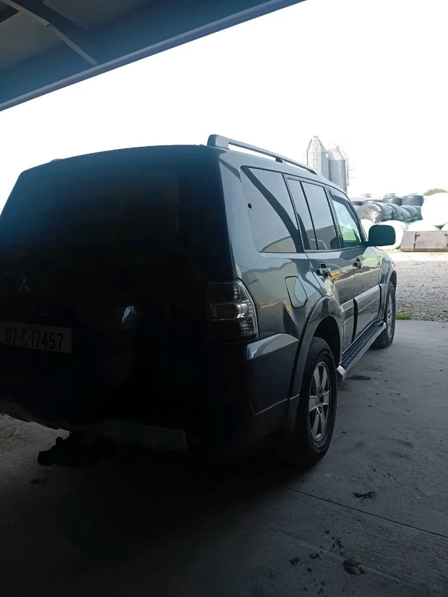 Mitsubishi pajero - Image 4