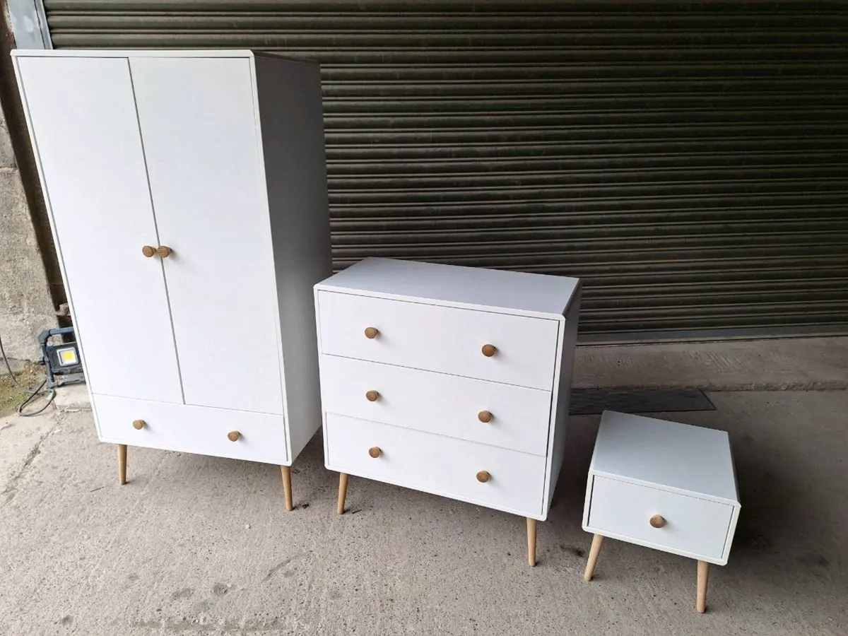 White furniture set (DELIVERY) - Image 2