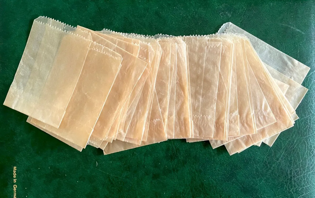 Paper/plastic bags to sort/store stamps - Image 3