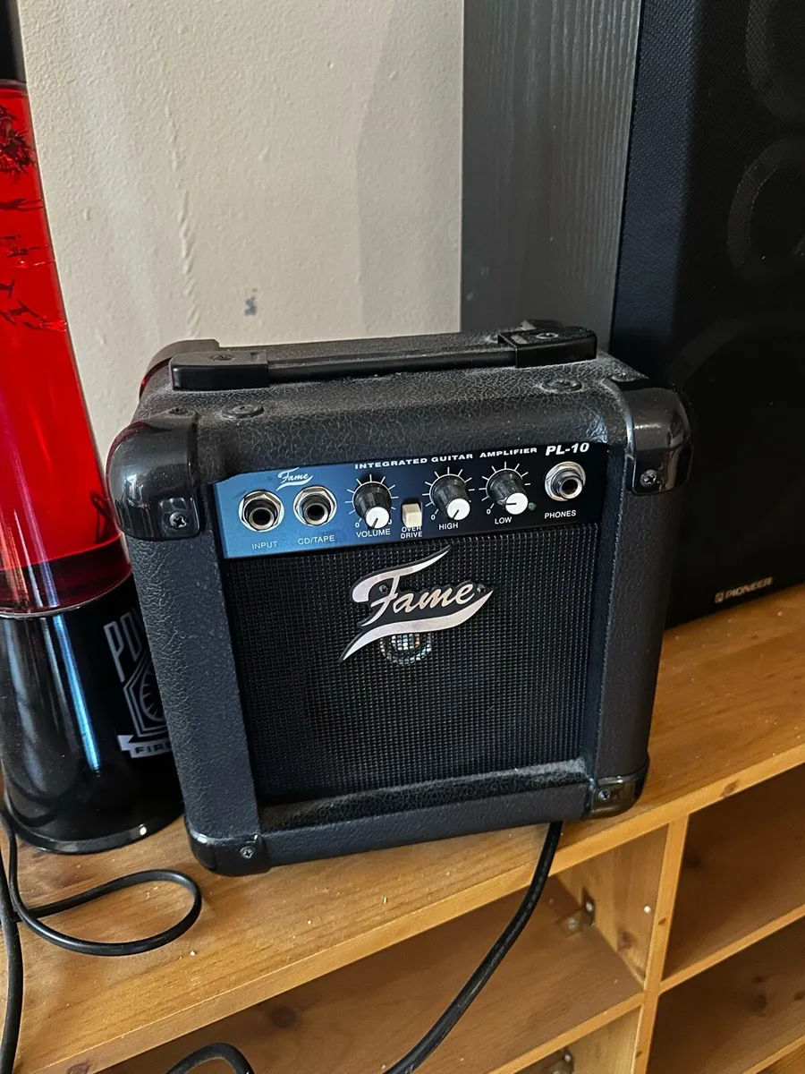 Guitar and Amp - Image 4