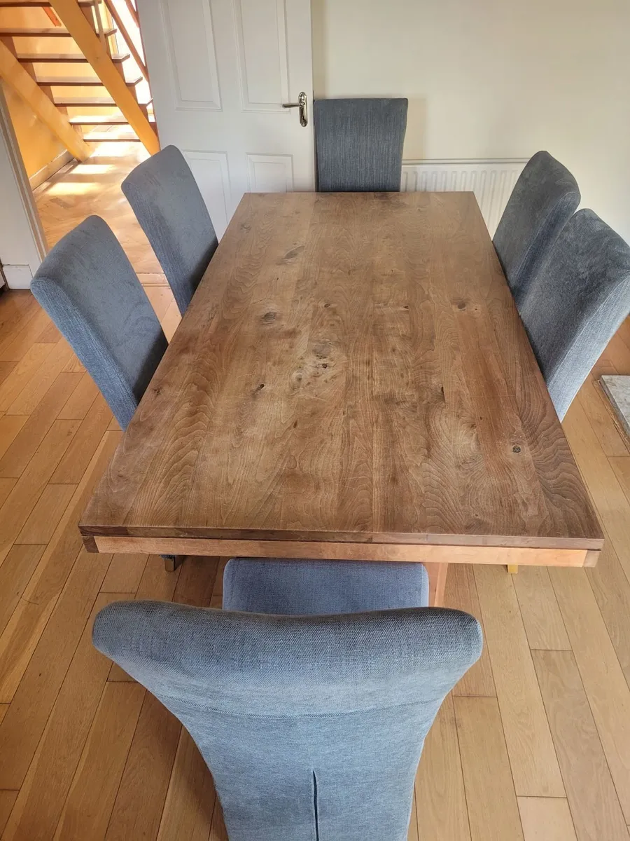 Dining room table and chairs - Image 1