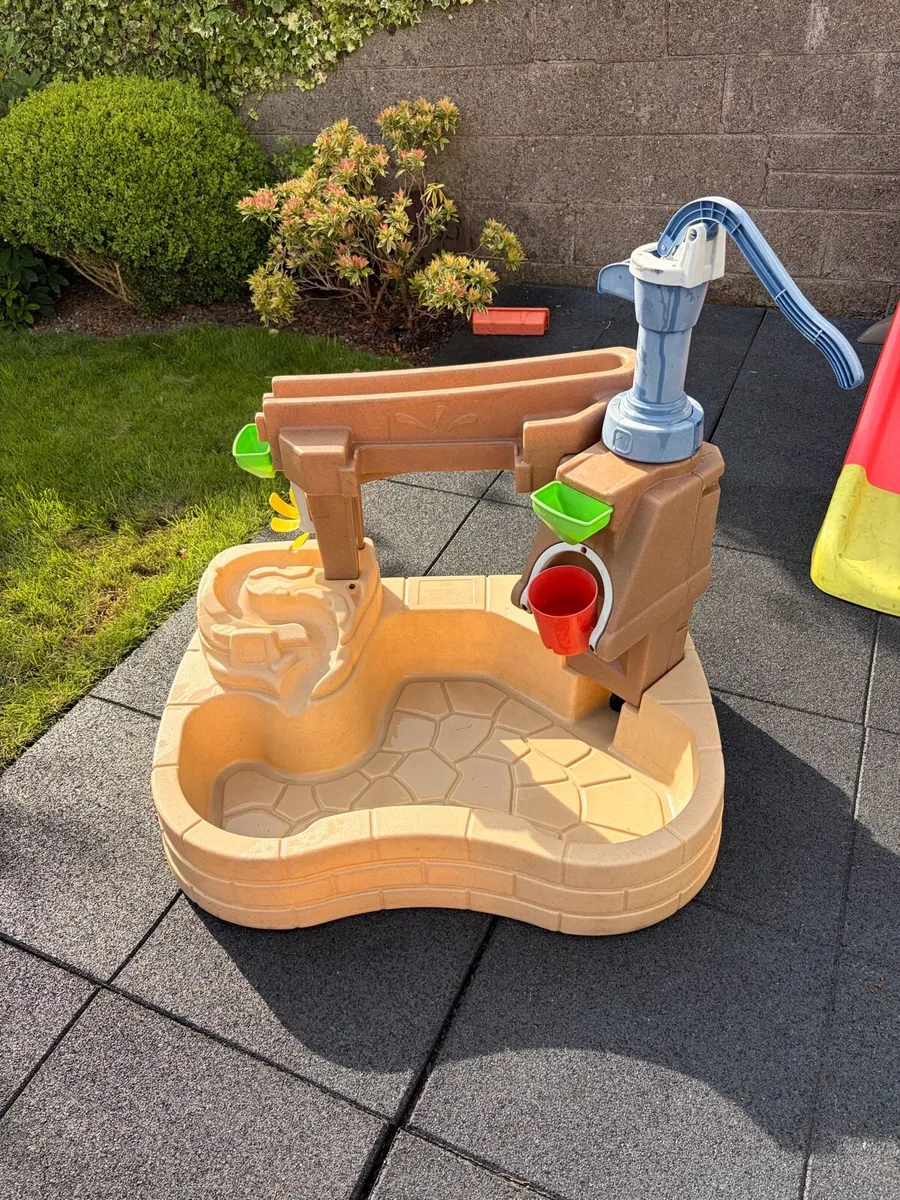 Pump and splash water po d