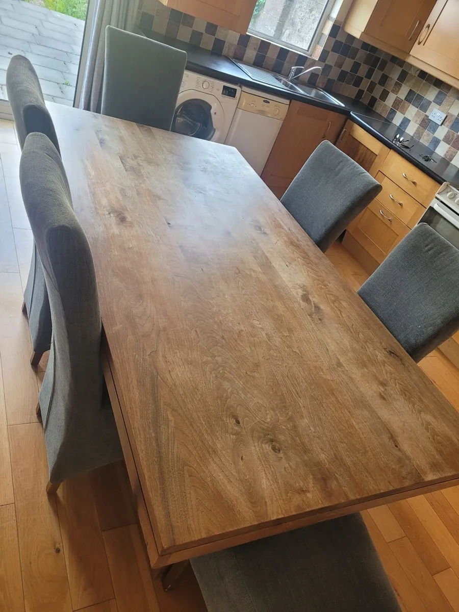 Dining room table and chairs - Image 3