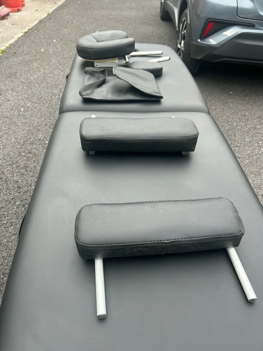 Portable massage table - Image 2