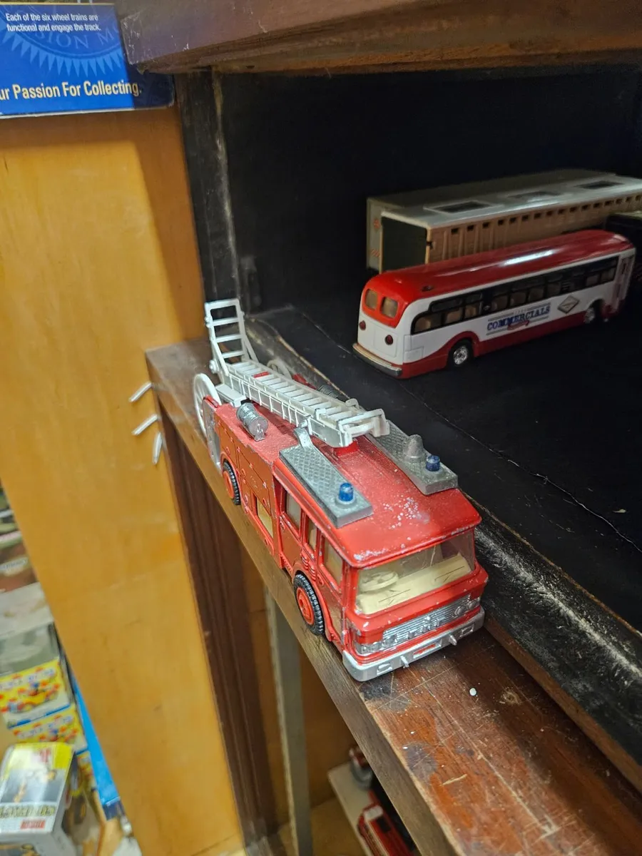 Dinky 1970's Fire Engine - Image 2