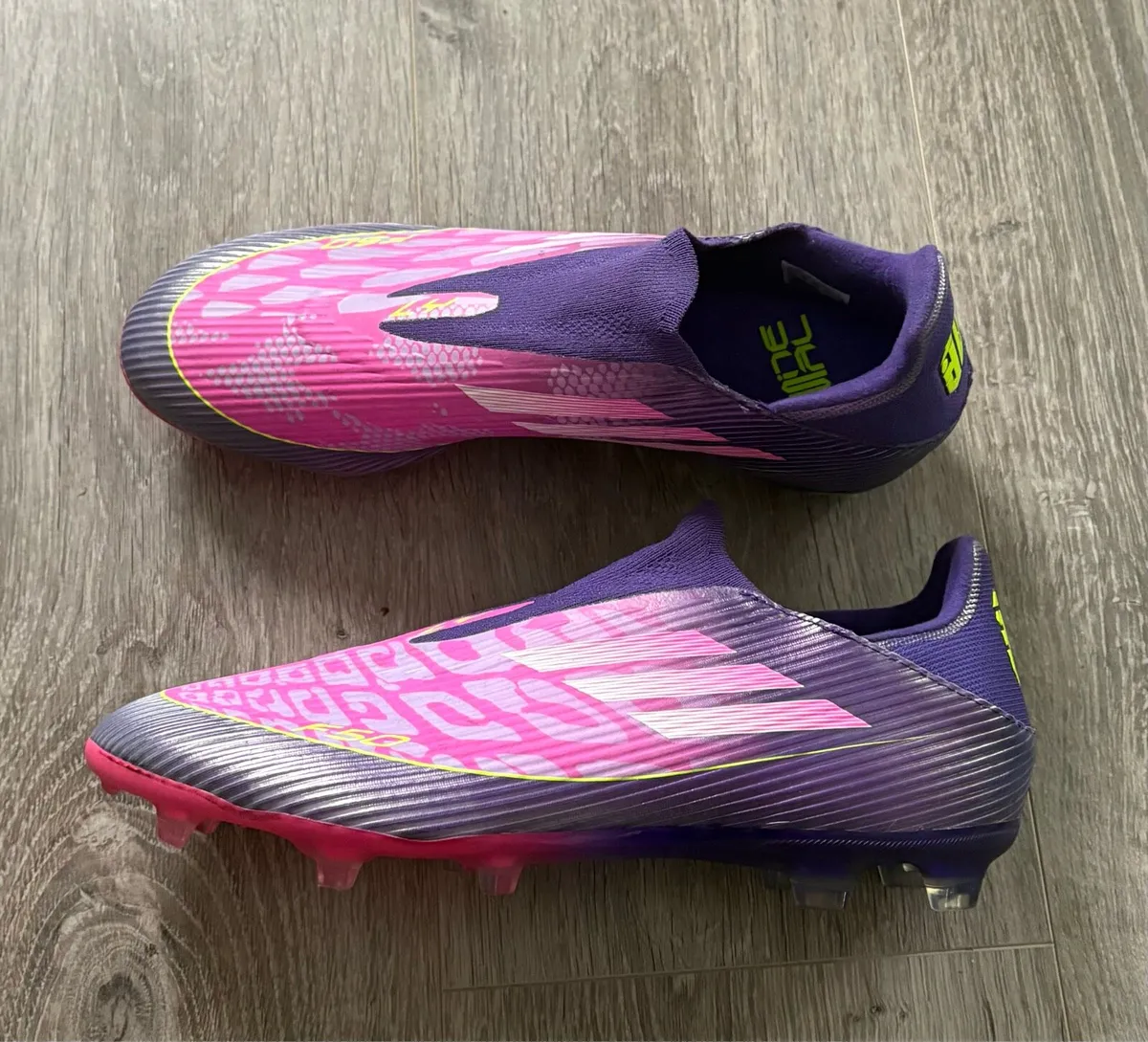 Adidas laceless boots - Image 3