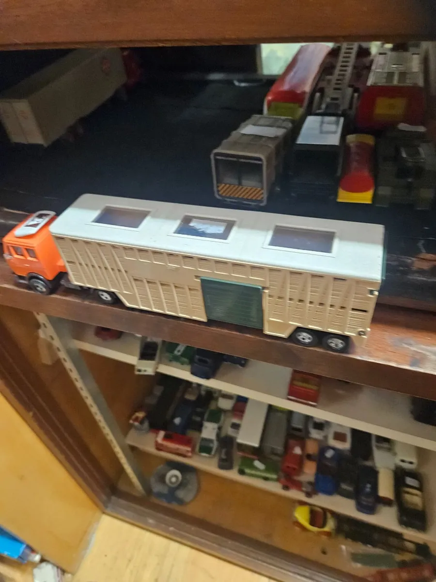 Matchbox Superkings Mercedes Horse Box - Image 3