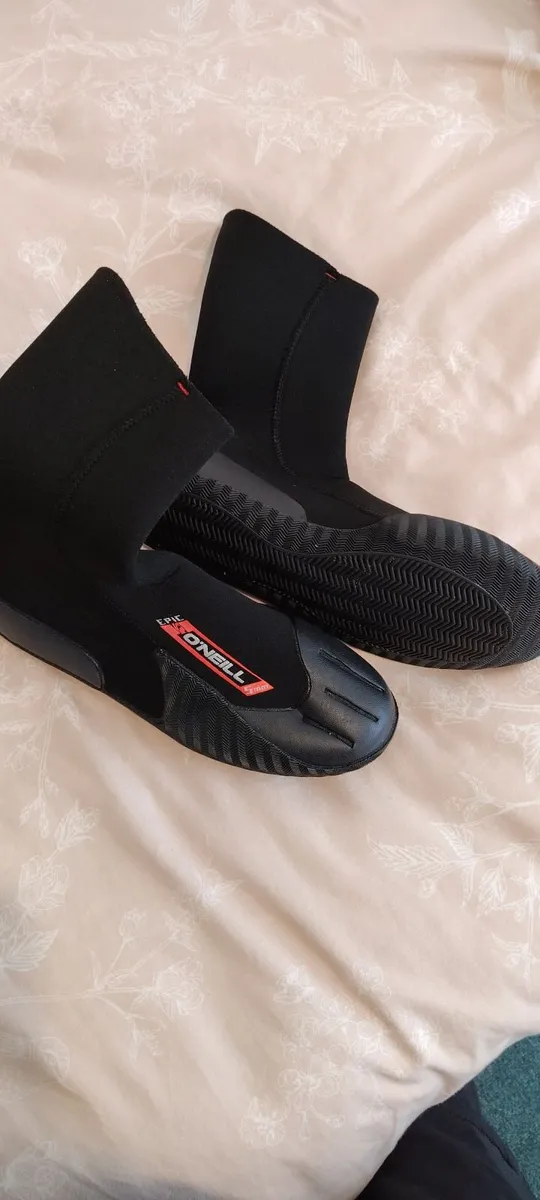 5mm Size 8 Surfing Boots - Image 3