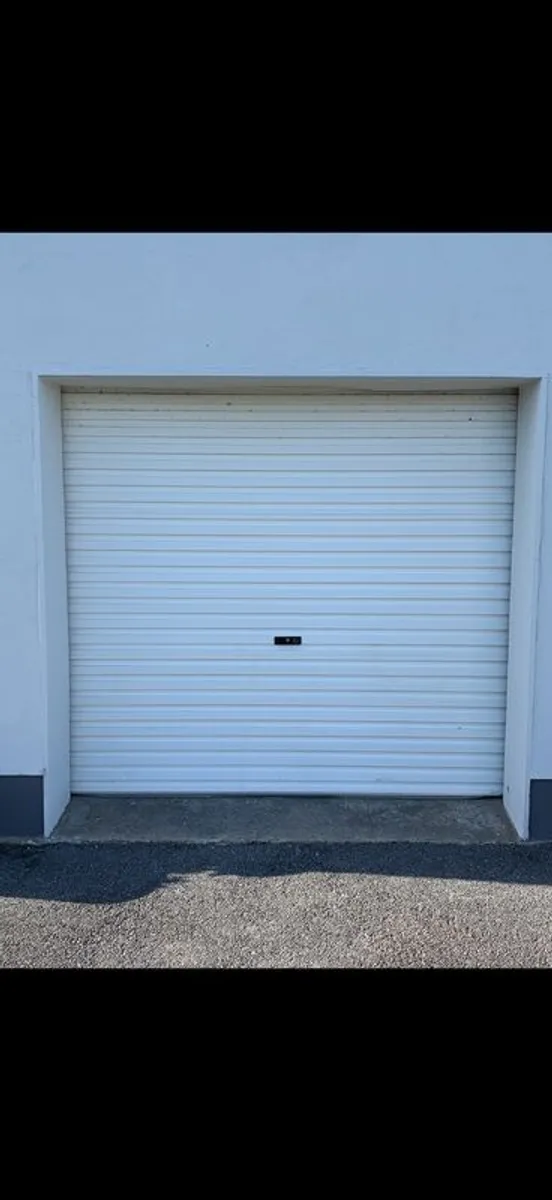 Roller Garage door - Image 1