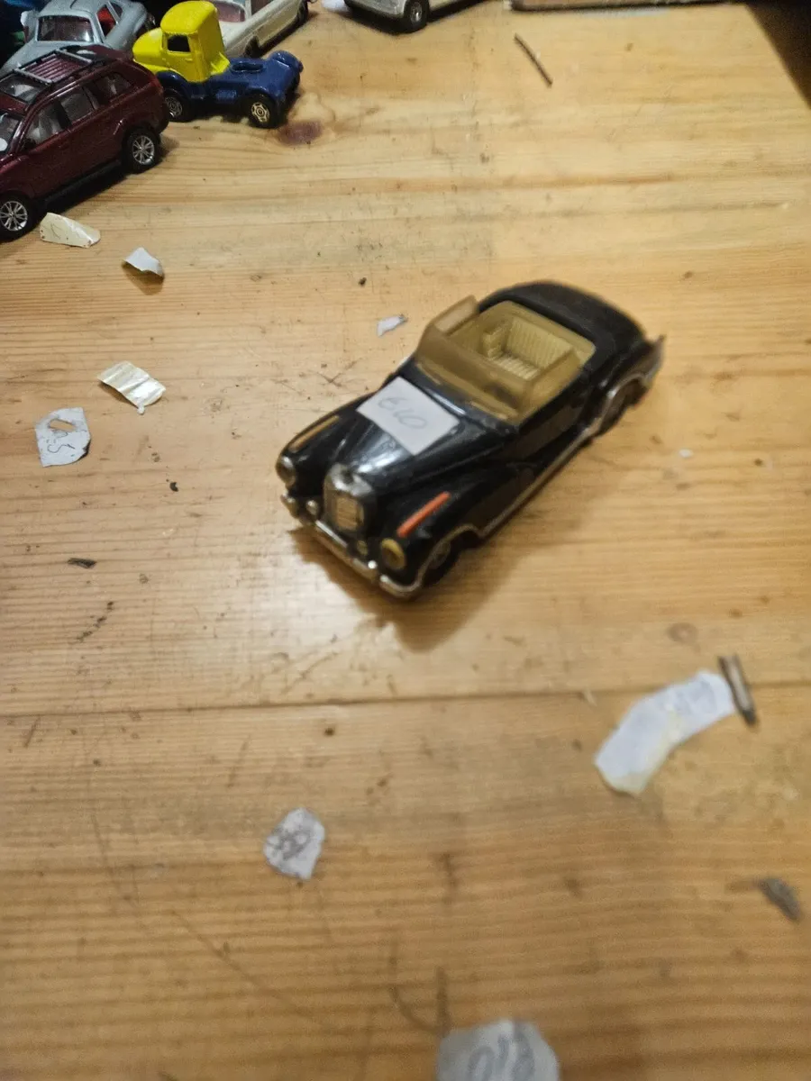 Corgi Mercedes
