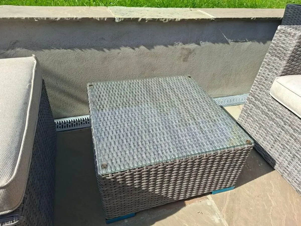 Rattan garden furniture set - Image 2