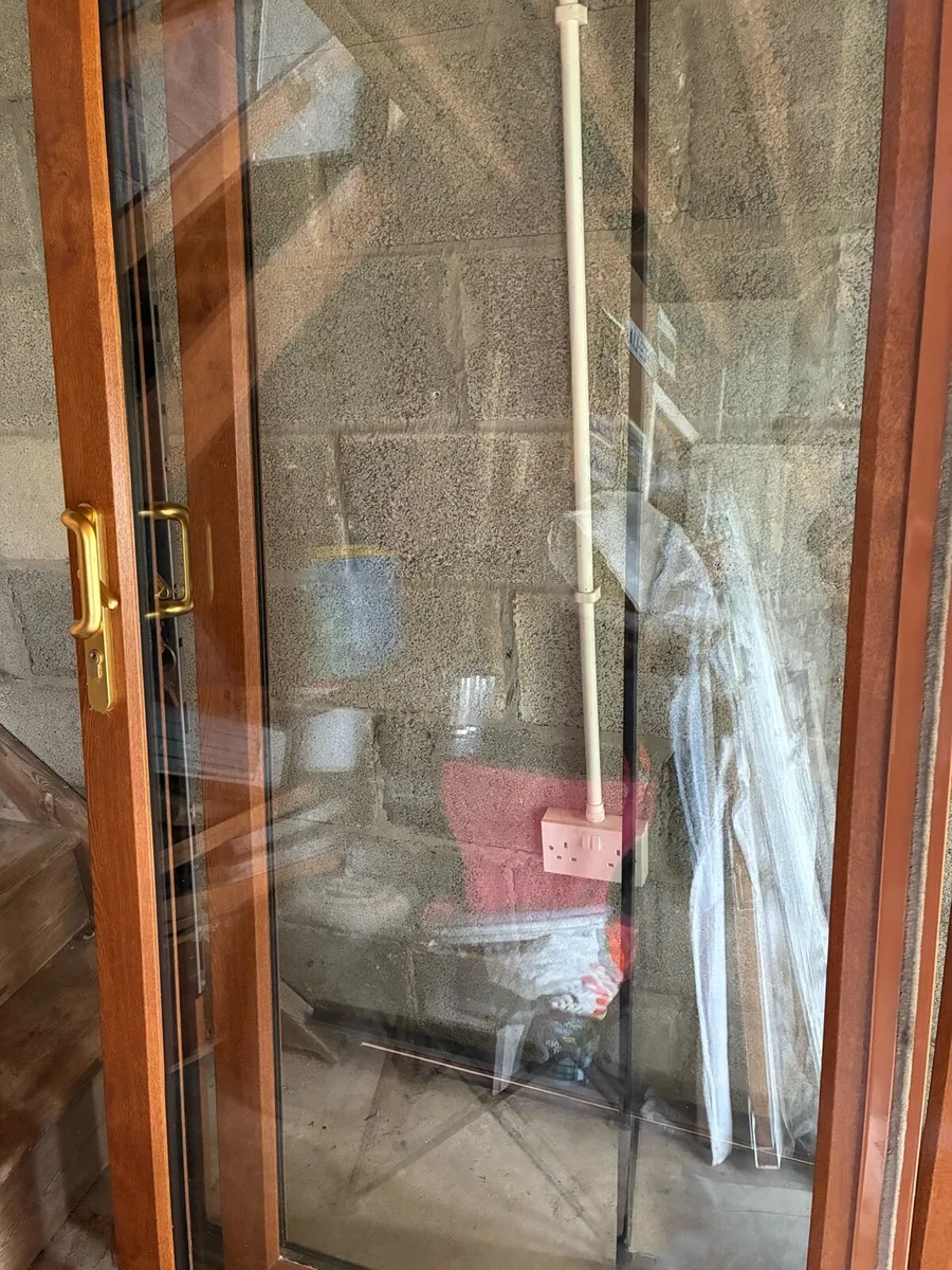 Patio door and interior door - Image 4