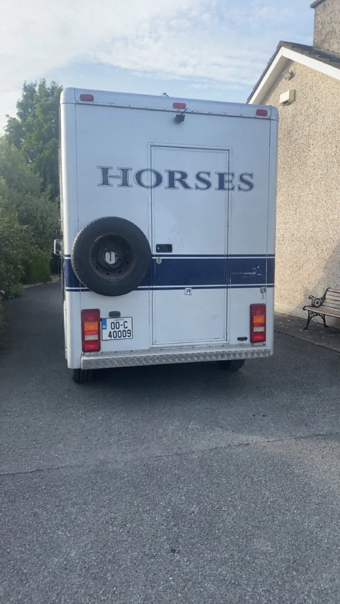 Horse box - Image 3
