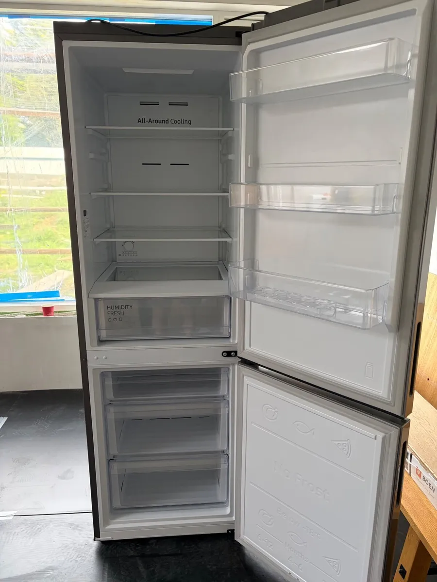 Samsung Classic Fridge Freezer with SpaceMax Tech - Image 1