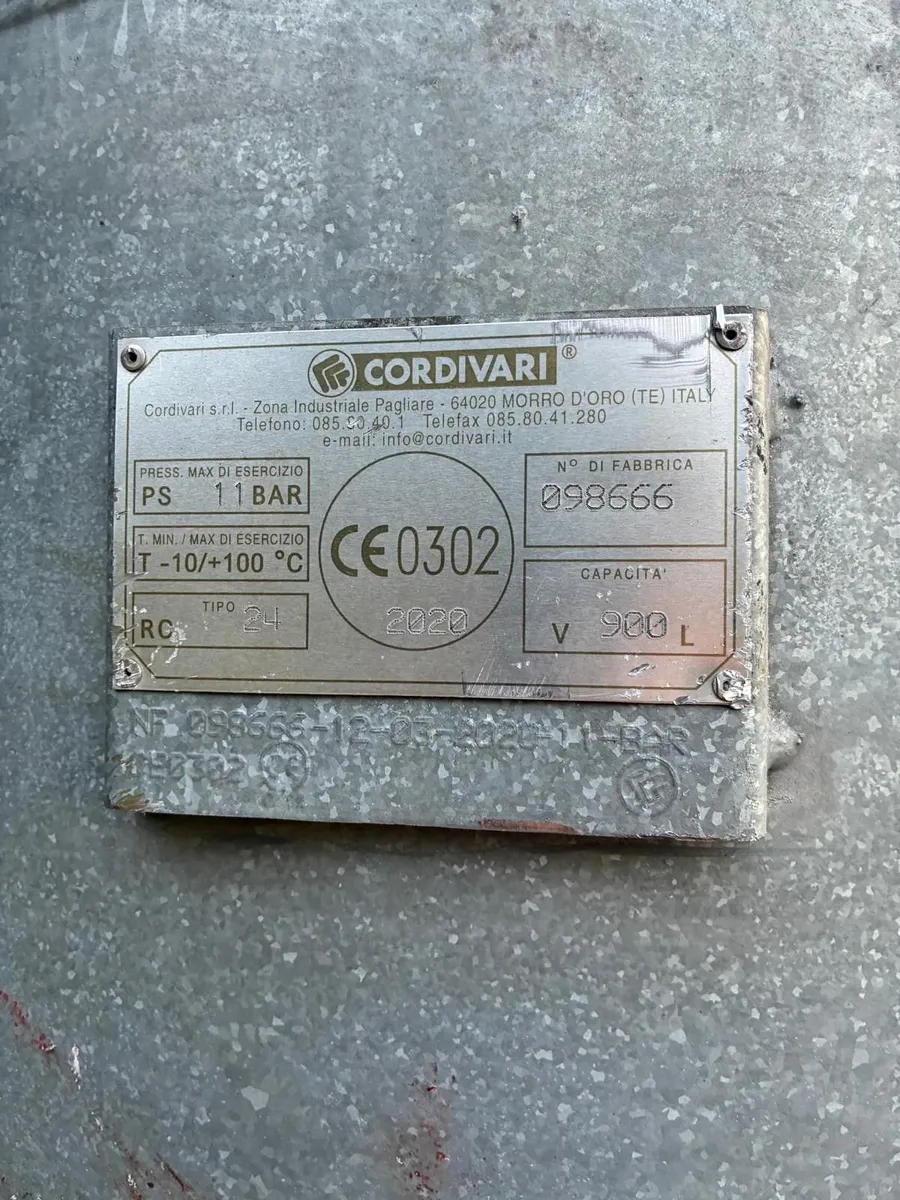 900L air receiver tank - Image 3
