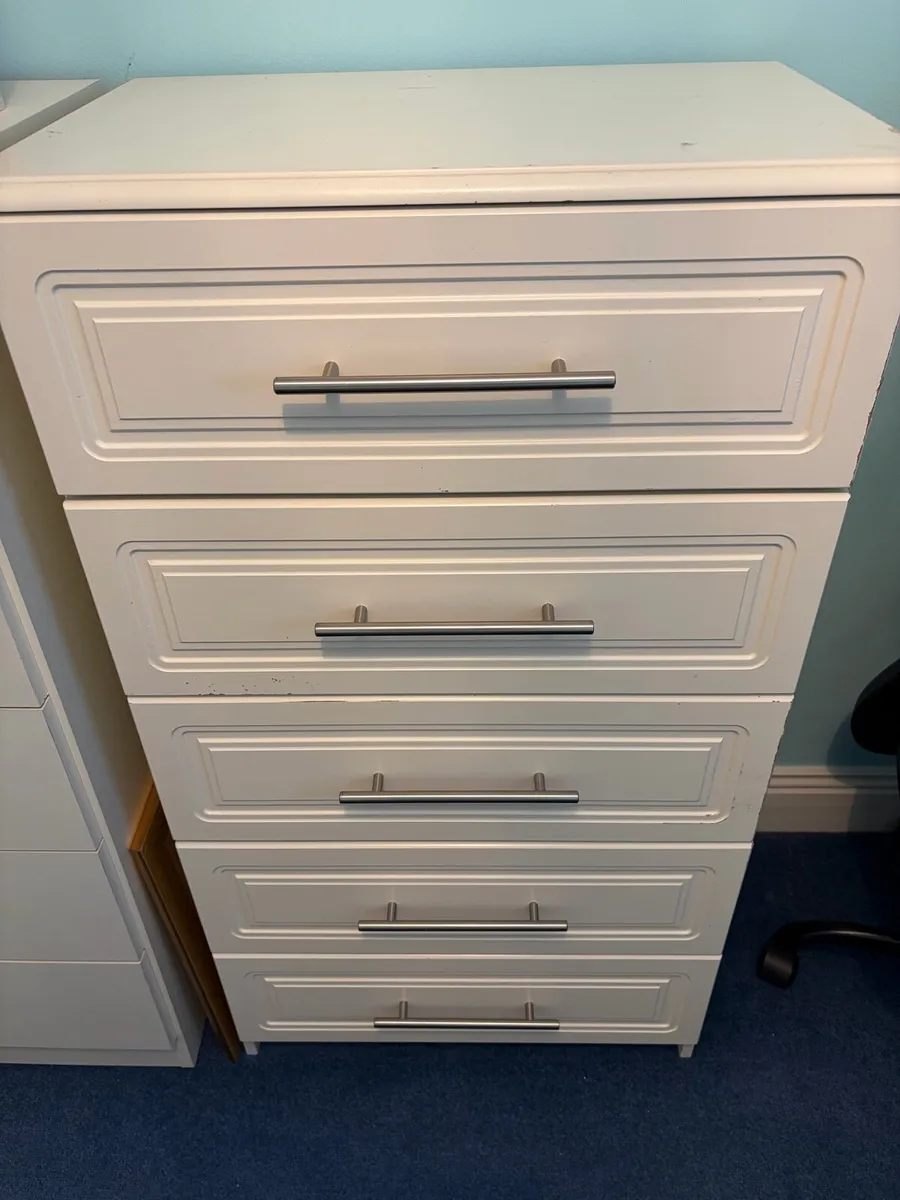 Chest of drawers - Image 1