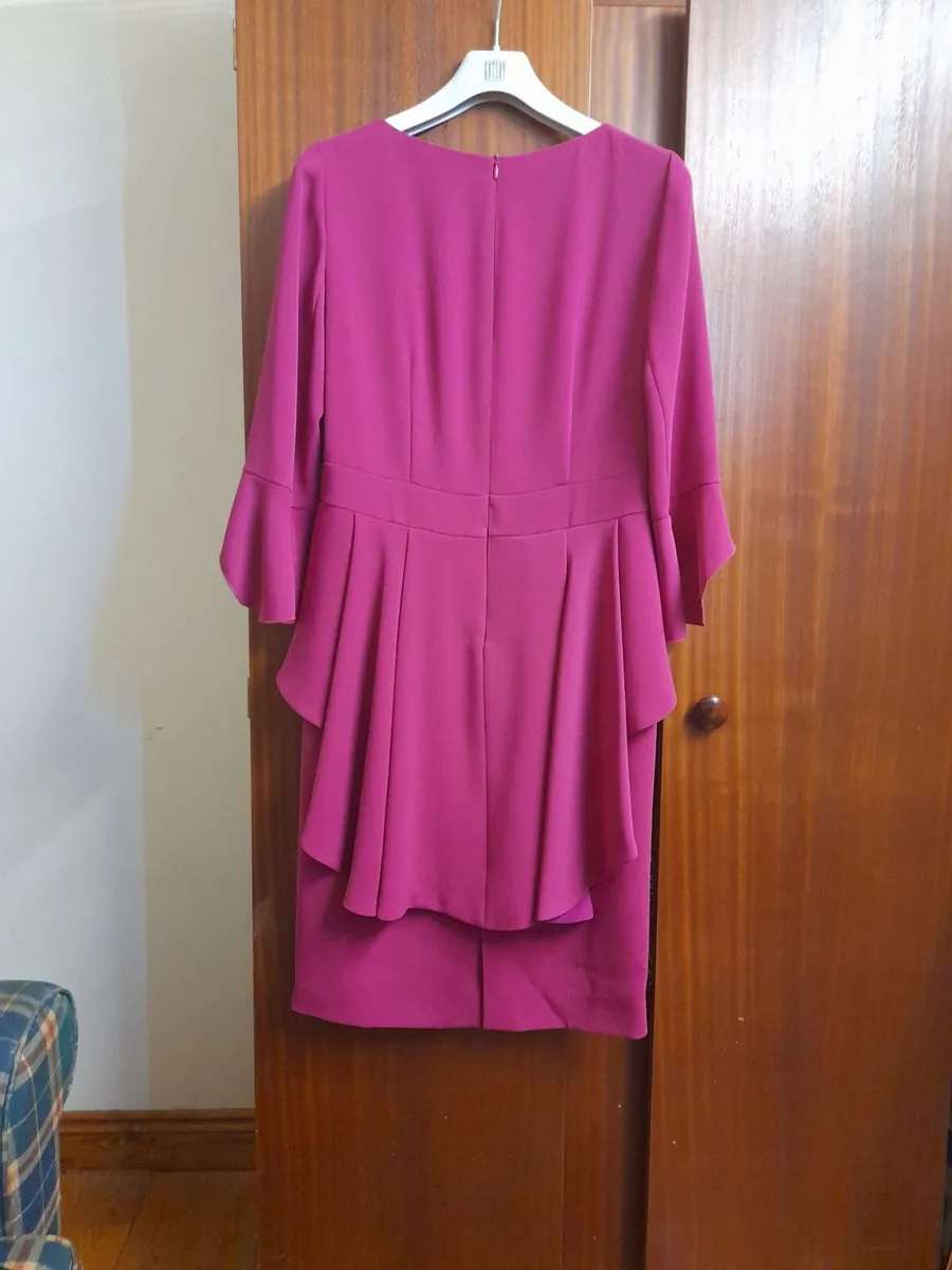 Dress  and  Facenater - Image 1