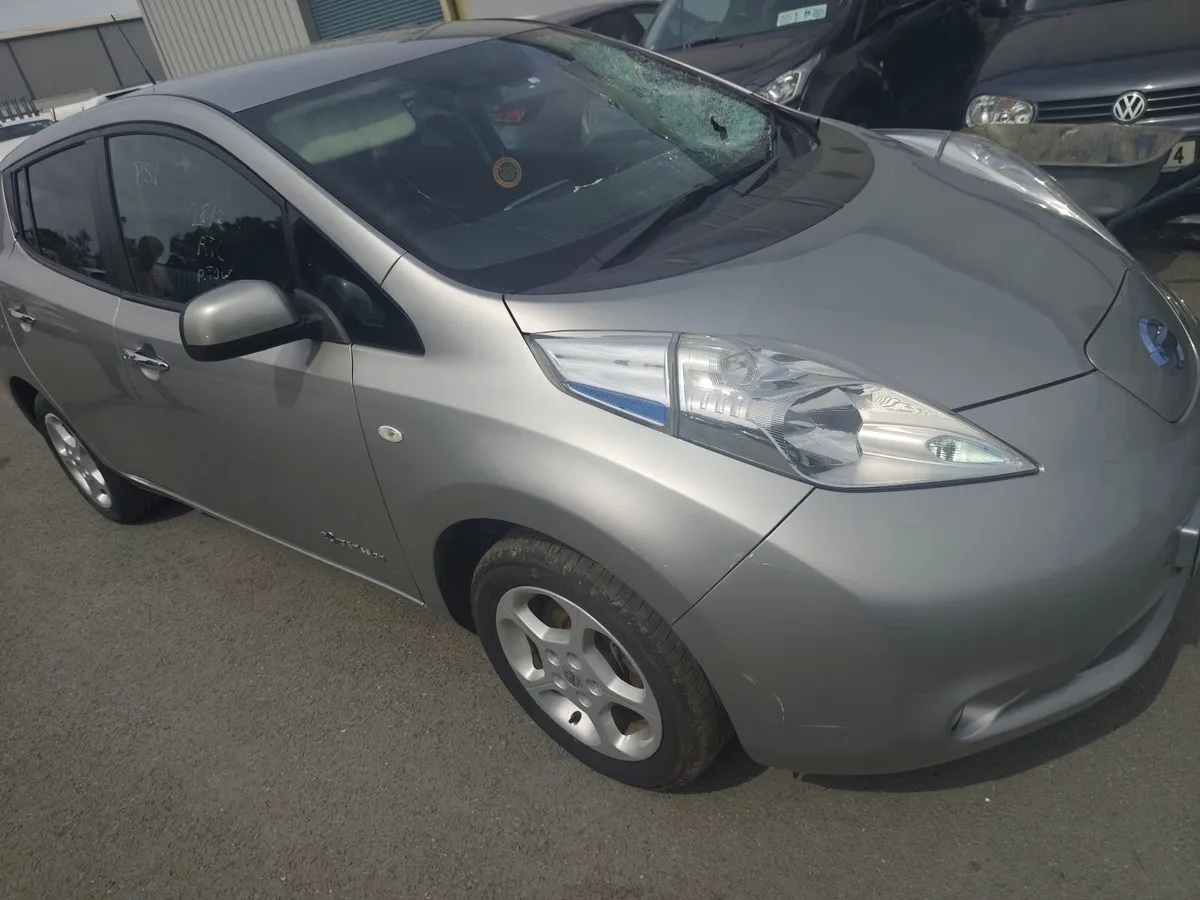 2017 nissan leaf - Image 1