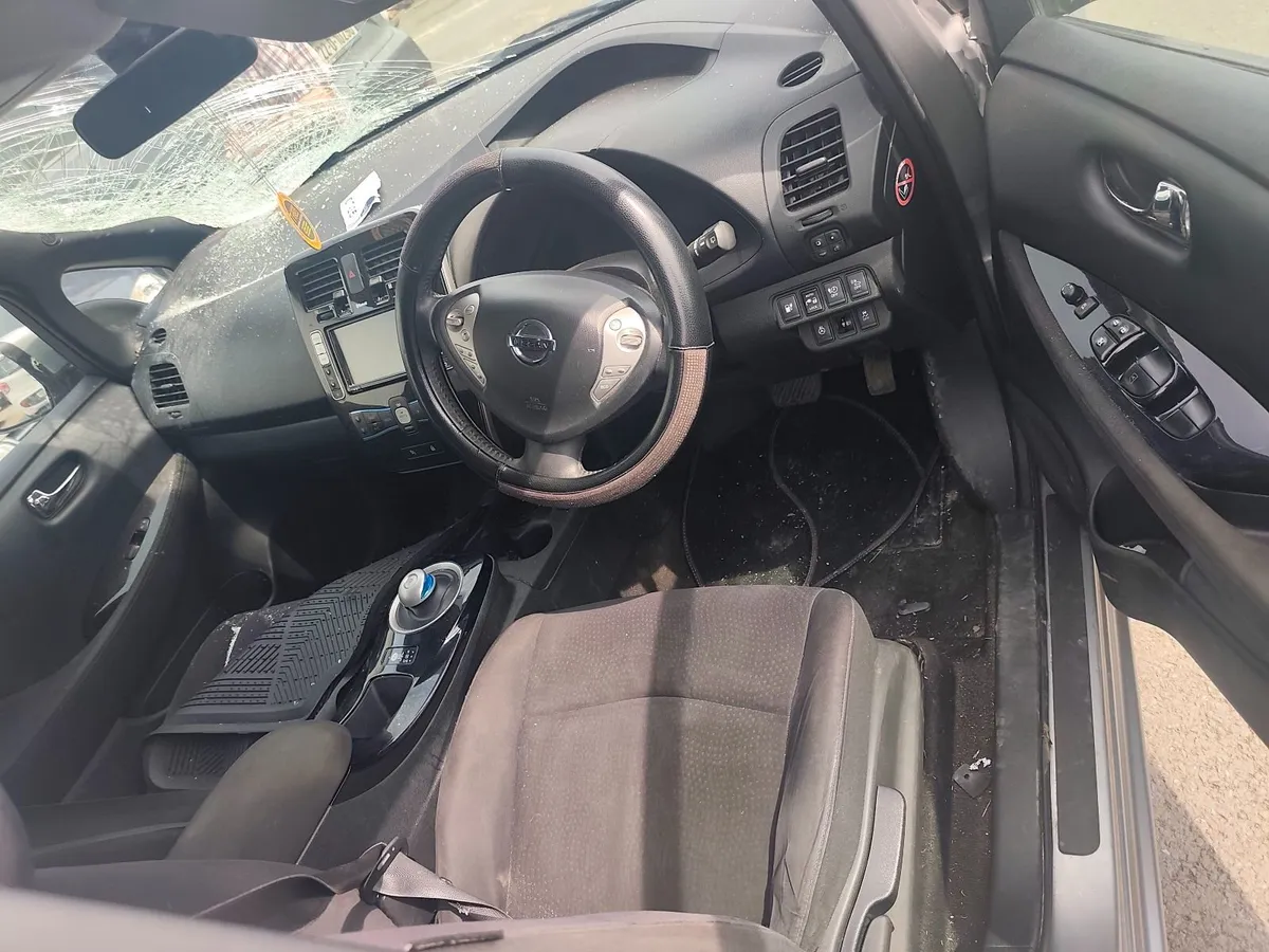 2017 nissan leaf - Image 3