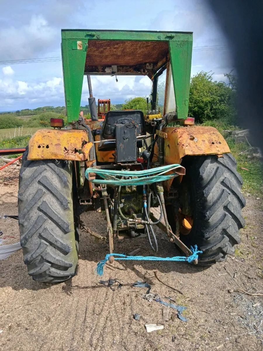 Universal 445 tractor - Image 4