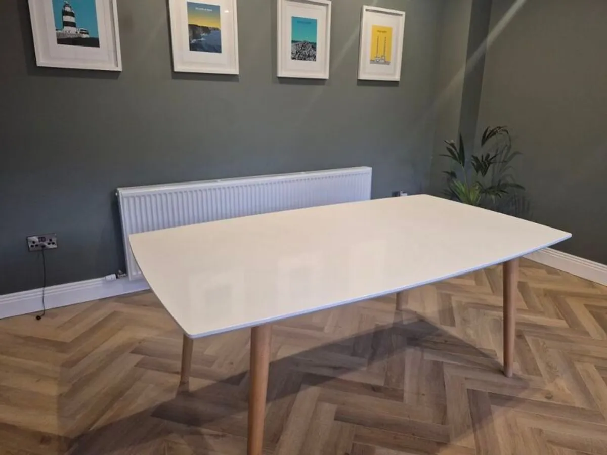 Kitchen table - Image 2
