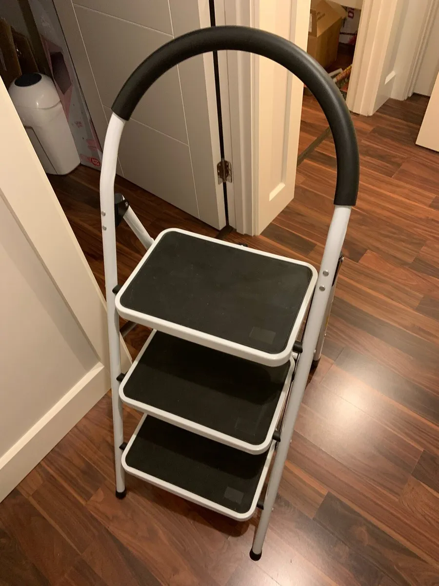 3 step ladder foldable - Image 1