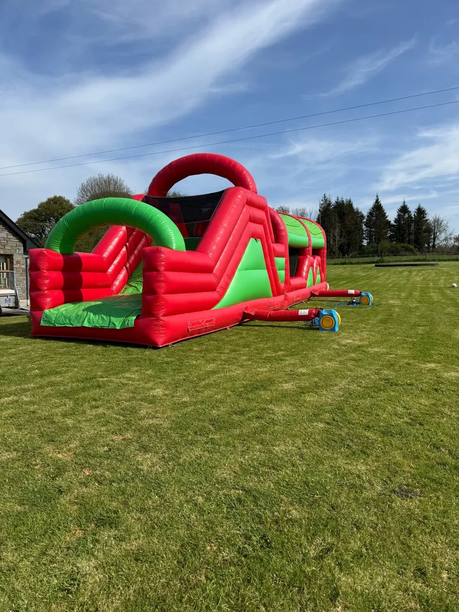 Bouncy castle - Image 2