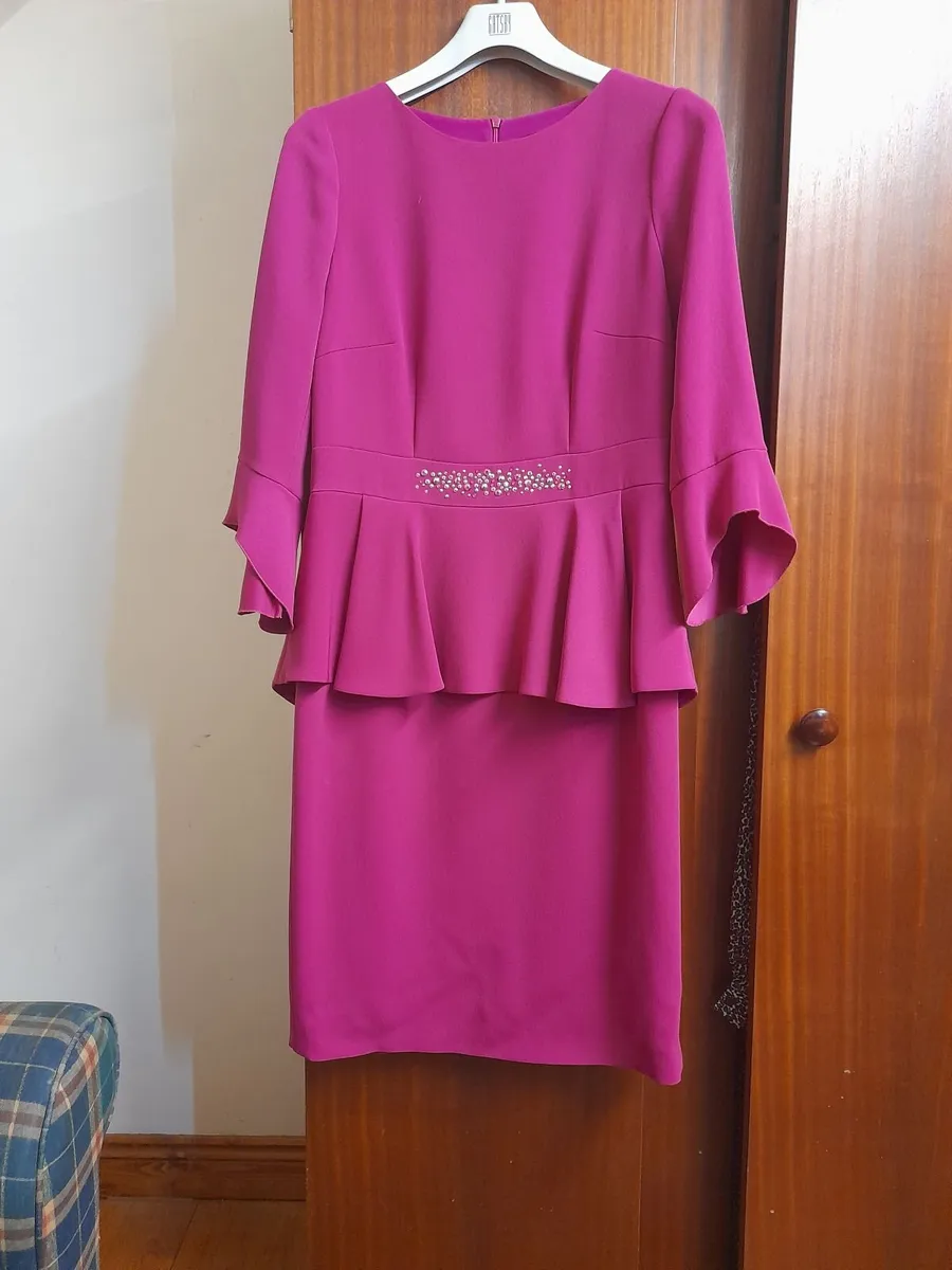 Dress  and  Facenater - Image 3