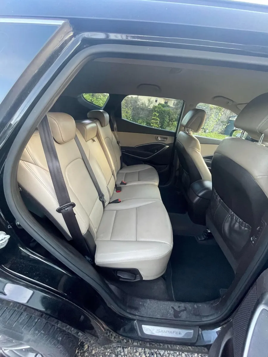 2013 Hyundai Santa Fe Seven Seater - Image 3