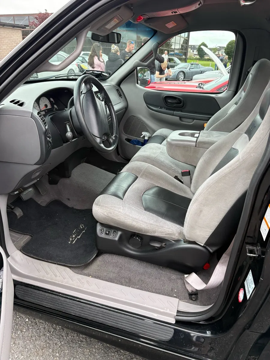 Ford F150 SVT lightning - Image 3