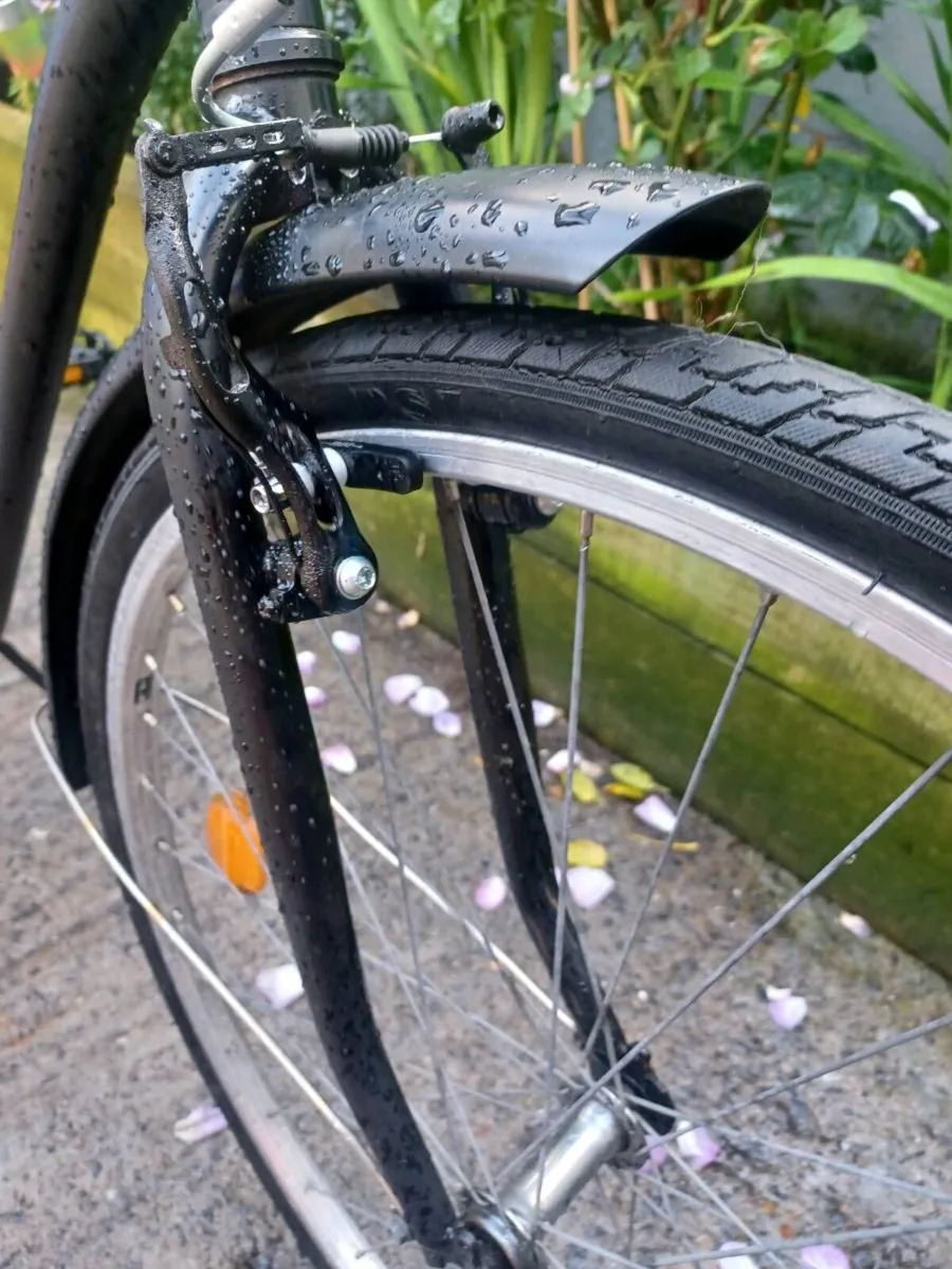 B-Twin Commuter bike - Image 4