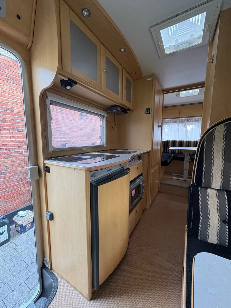 Dethleffs Advantage 6 Berth Camper - Image 4
