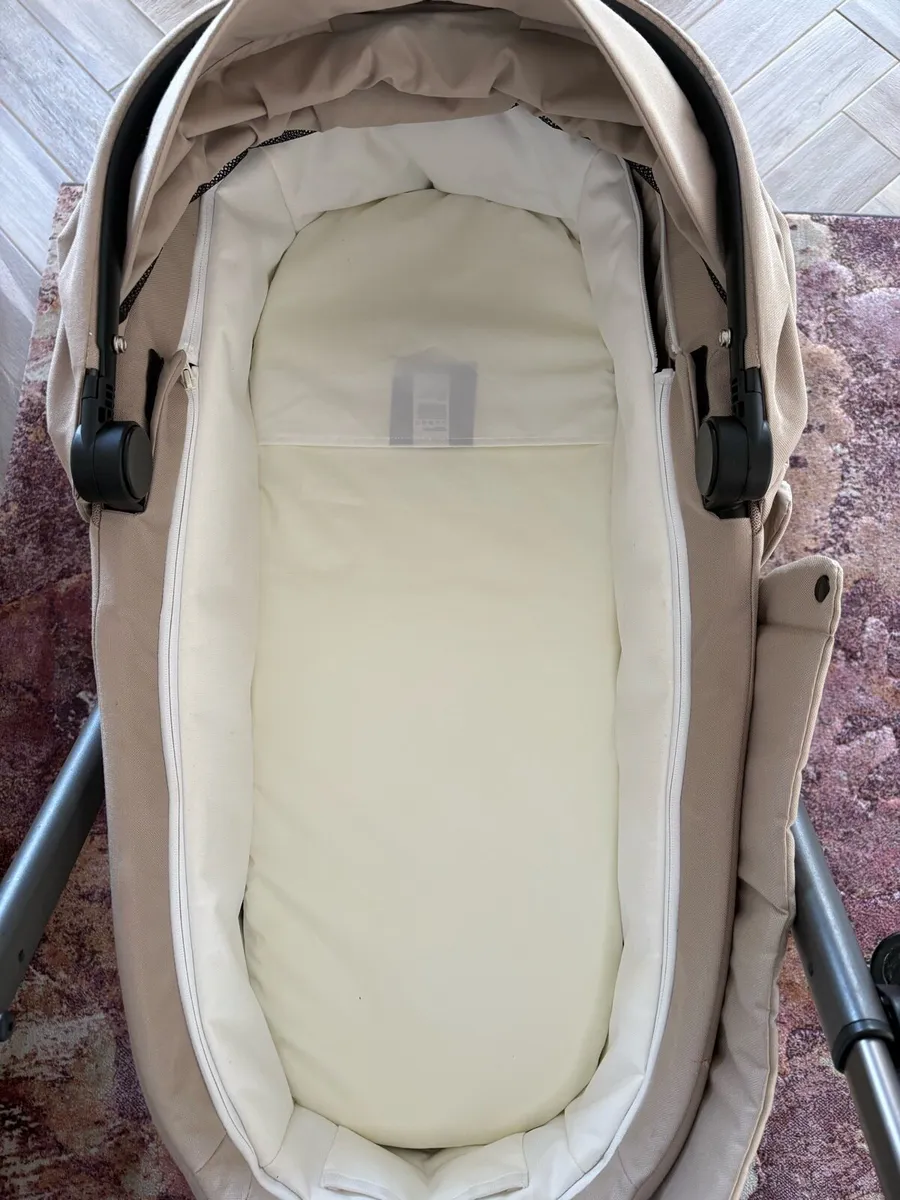 Cybex Balios S lux pram & stroller - Image 3