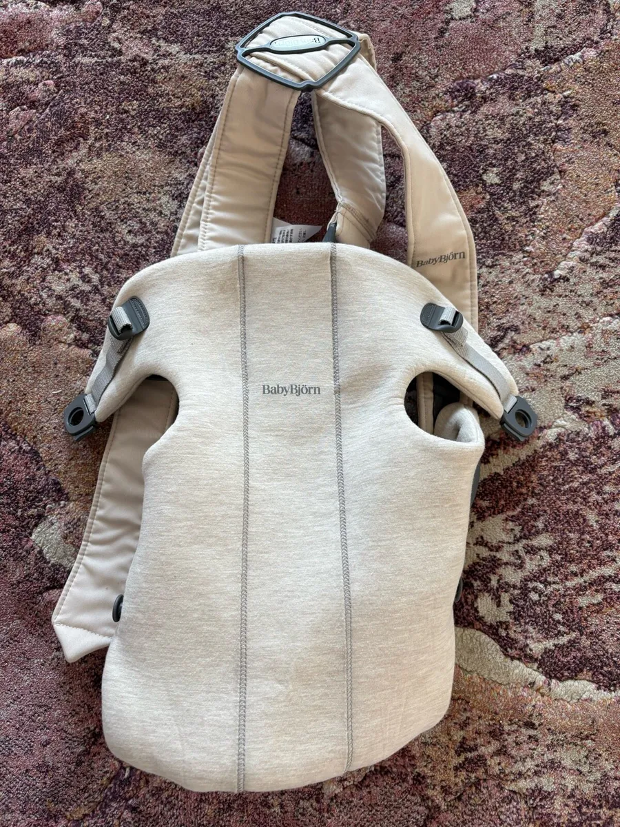Baby Björn carrier - Image 1
