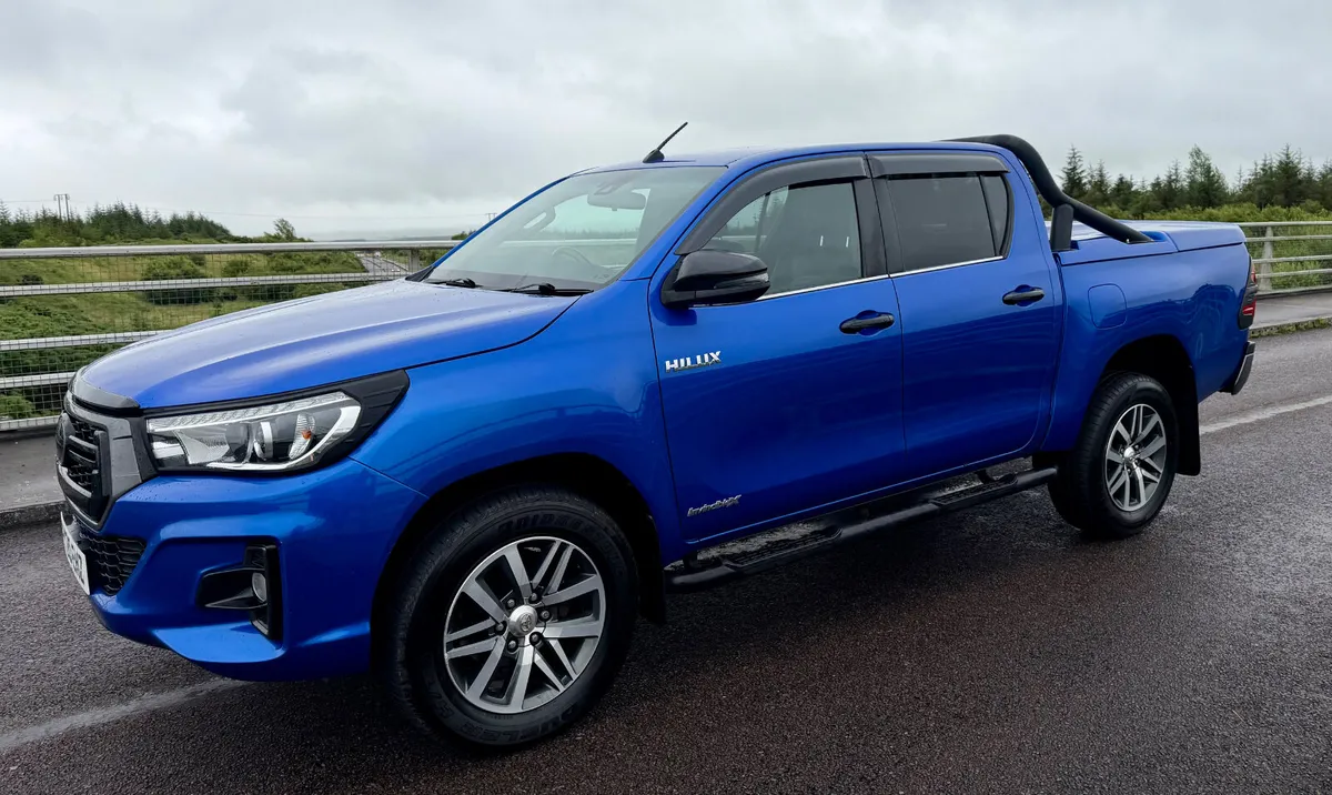 2020 Toyota Hilux Invincible X - Image 3