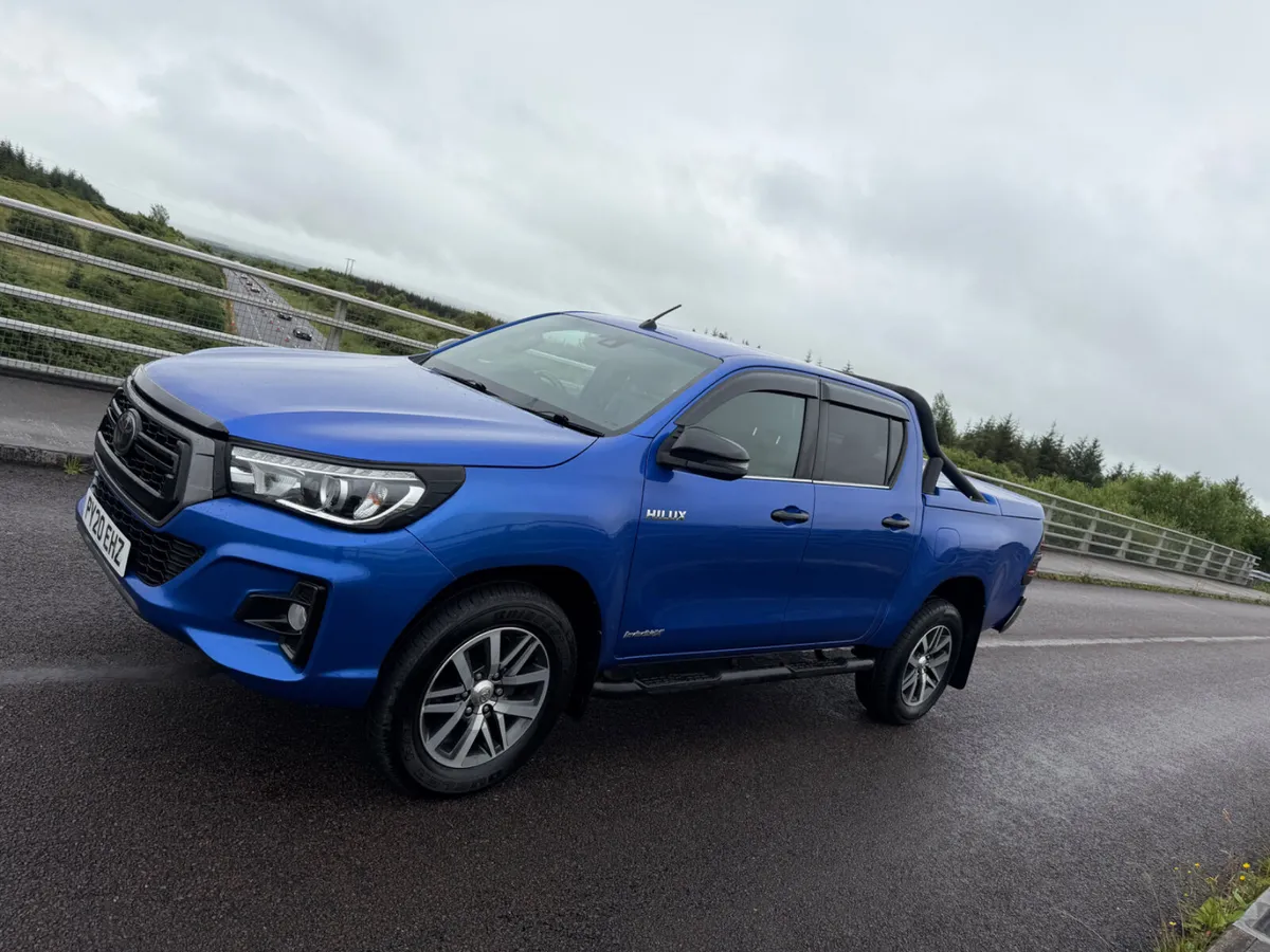2020 Toyota Hilux Invincible X - Image 2