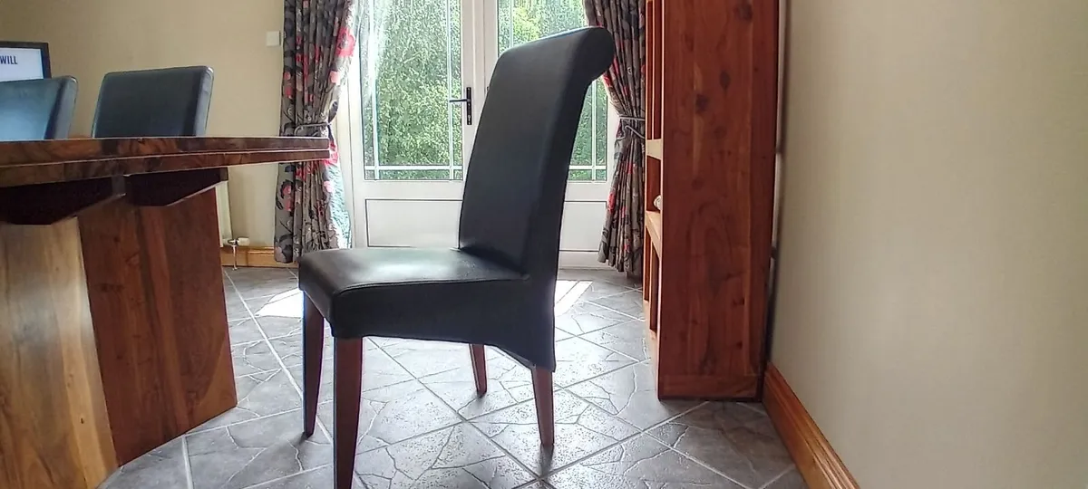 Dining table and chairs - Image 3