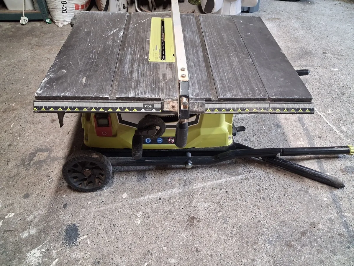 Table saw - Image 1