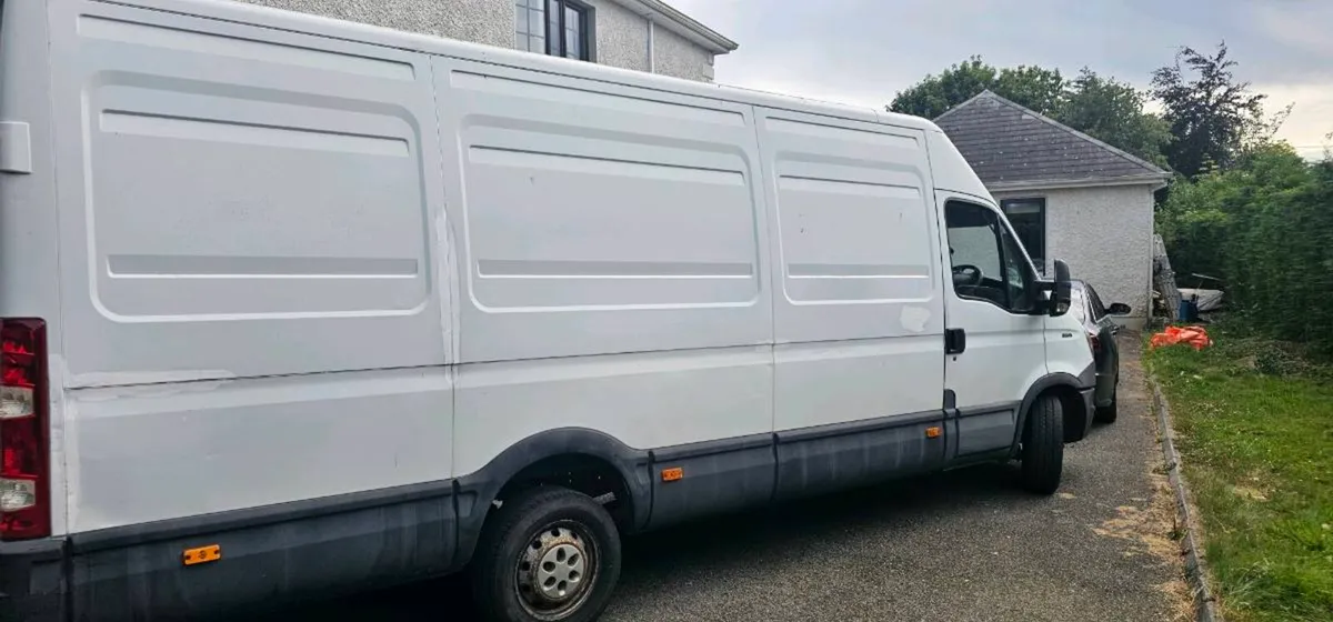 Iveco Daily campervan - Image 3