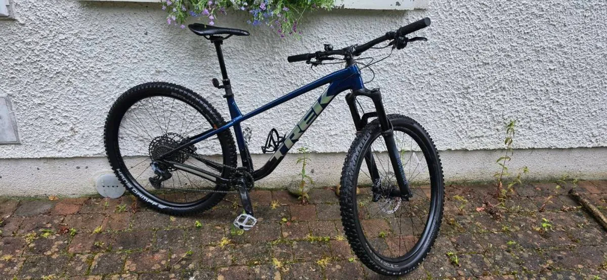 2024 Trek Roscoe 8 – Medium – Excellent Condition - Image 2
