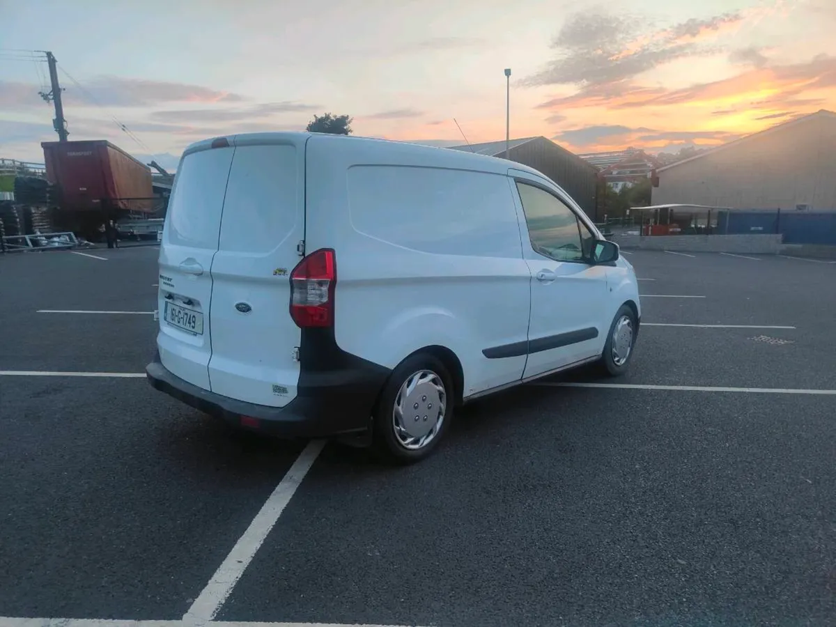 Ford transit courier - Image 4
