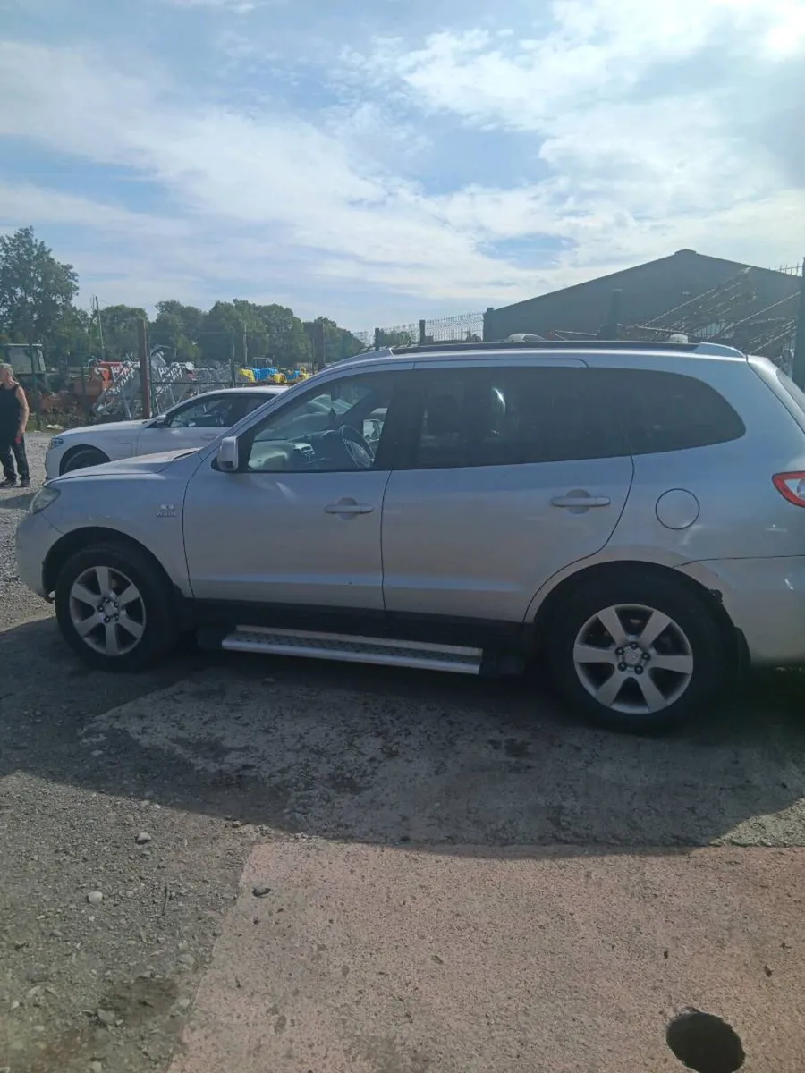 Hyundai santa fe 7 seater Automatic - Image 1