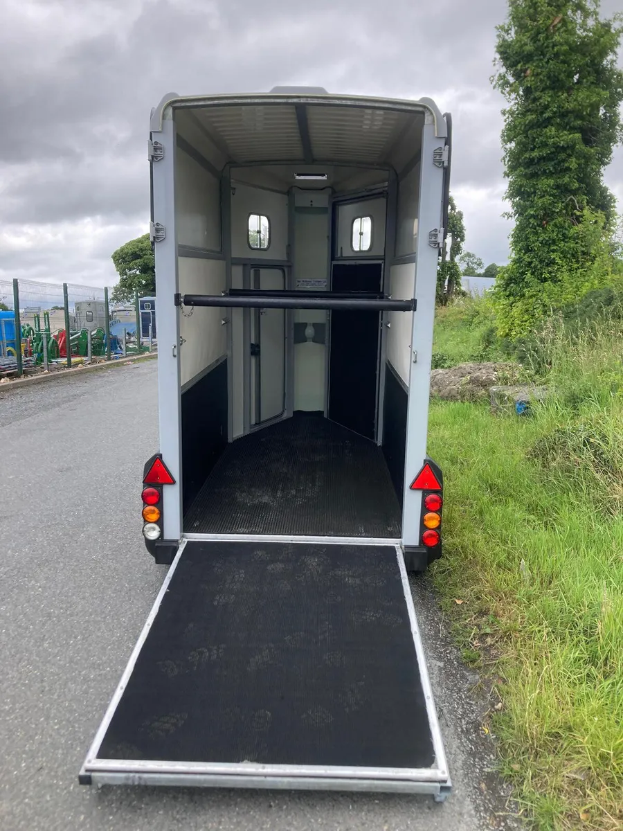 2019 Ifor Williams HB403 Single Horsebox NO VAT - Image 2