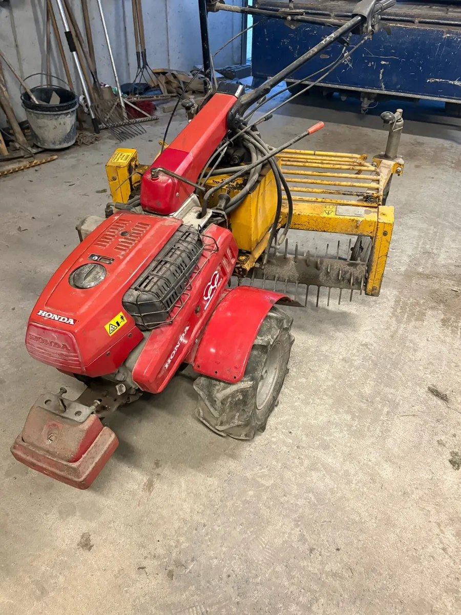 Blec stone rake - Image 1