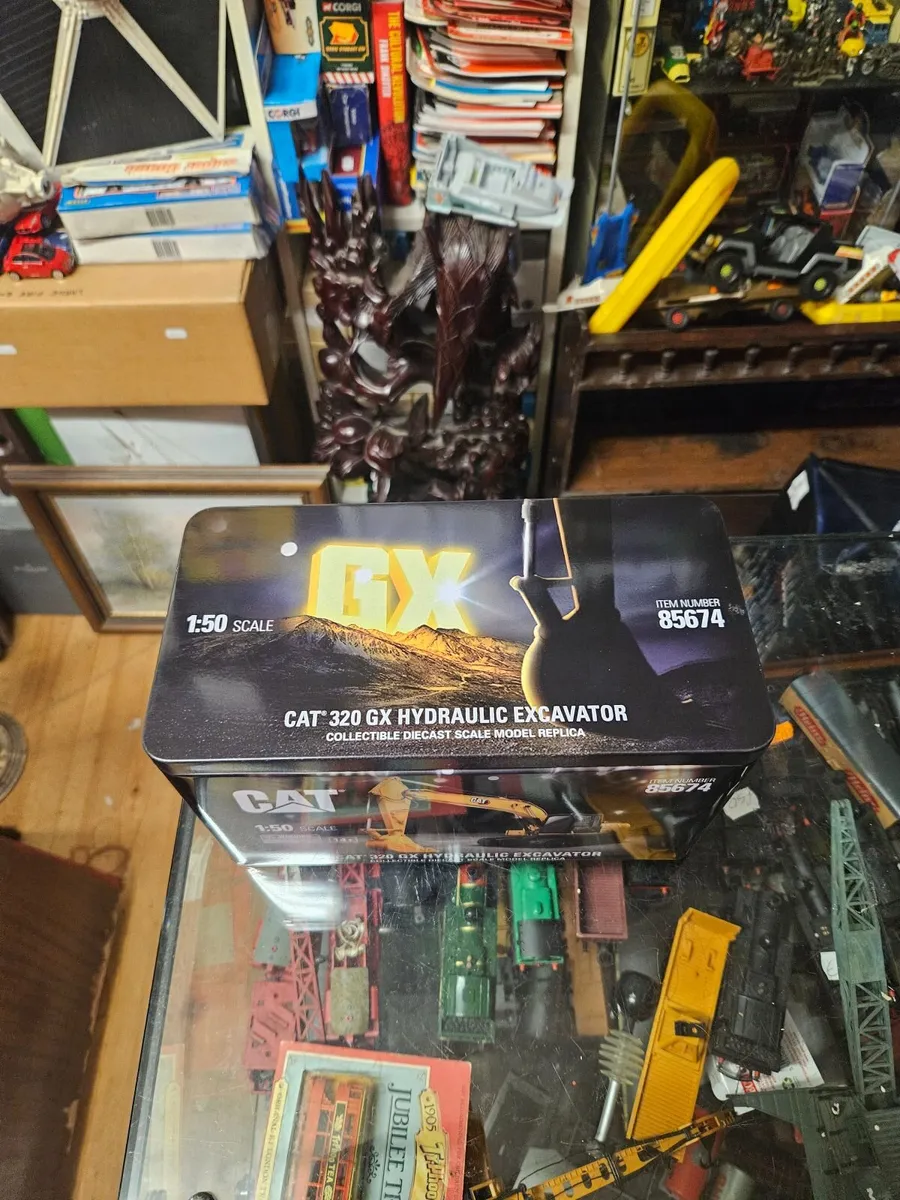 Corgi Diecast Master Caterpillar Excavator - Image 1