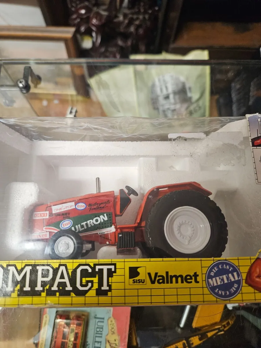 Corgi Joal Valmet Tractor - Image 2