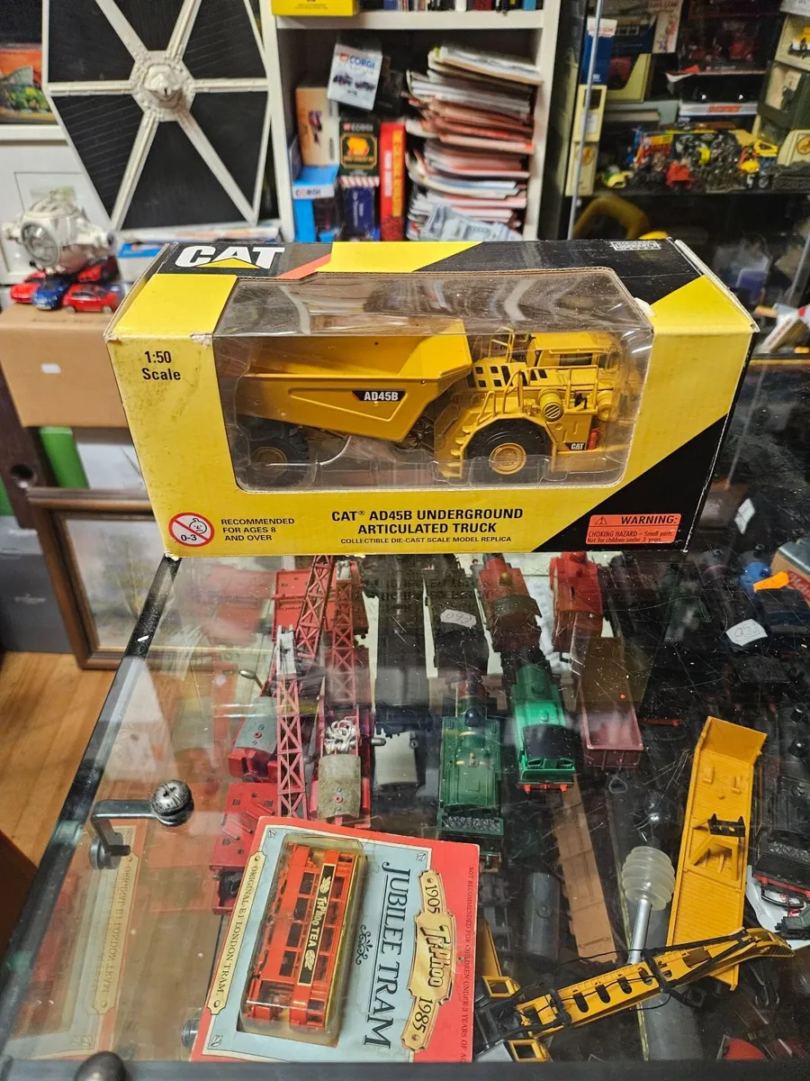 Corgi Norscot Caterpillar Dumper - Image 1