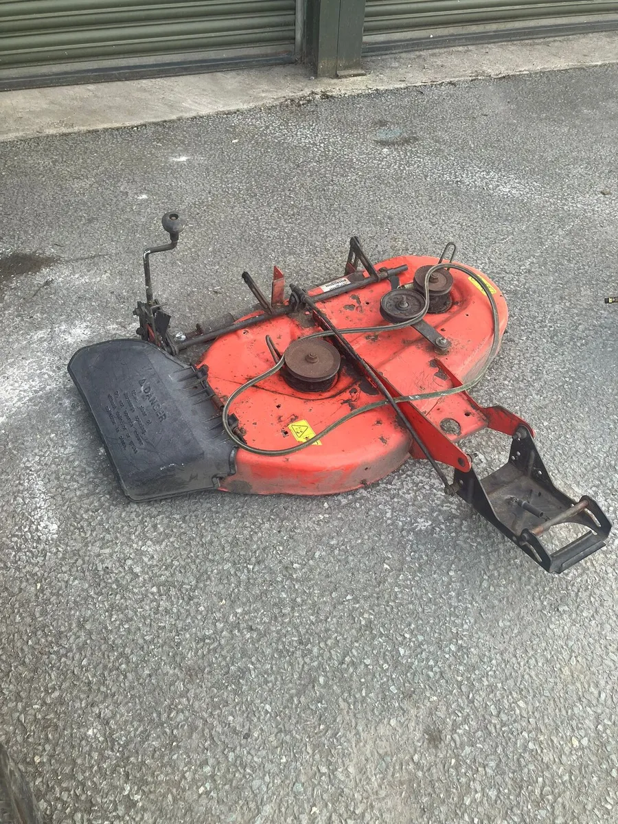 Simplicity ride on lawn mower, non running - Image 3