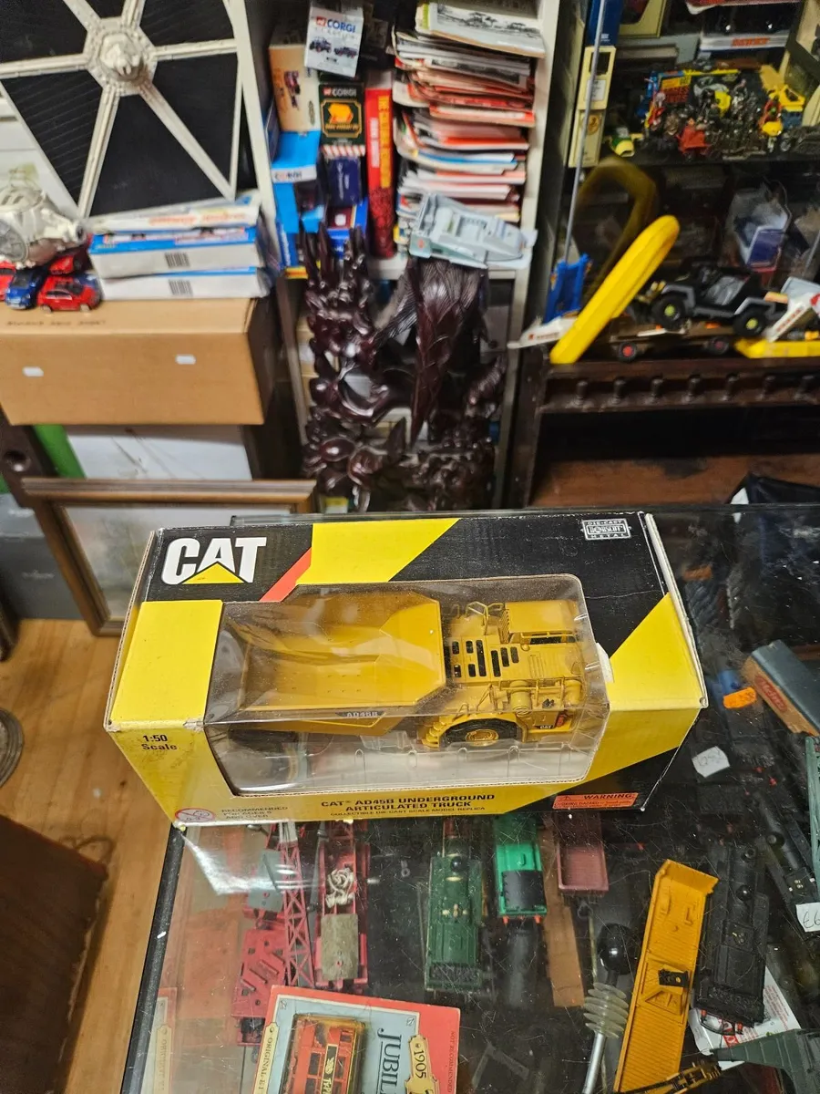 Corgi Norscot Caterpillar Dumper - Image 3